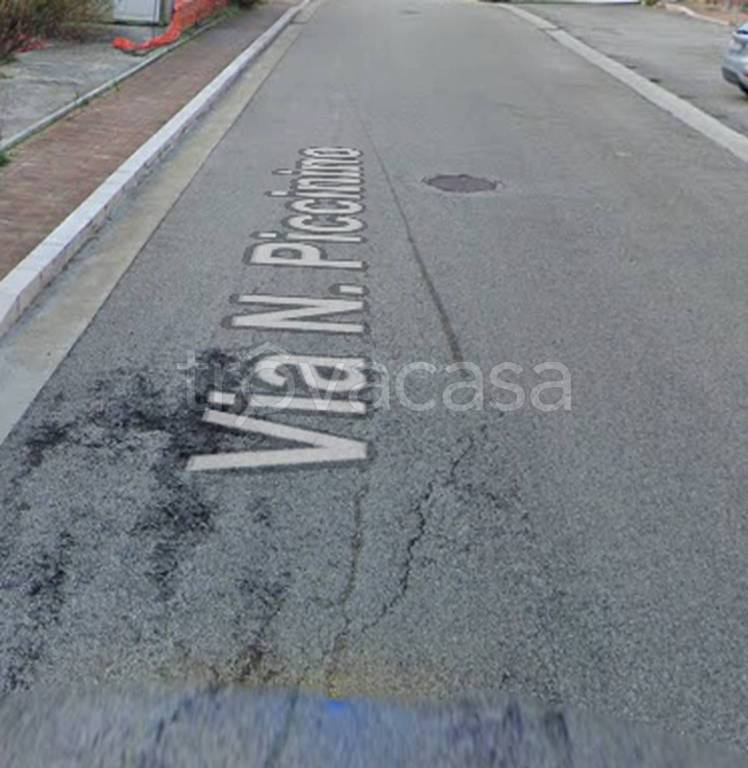 locale commerciale in vendita a Macerata