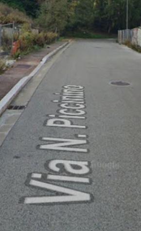 locale commerciale in vendita a Macerata