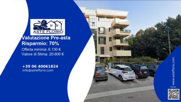 locale commerciale in vendita a Macerata