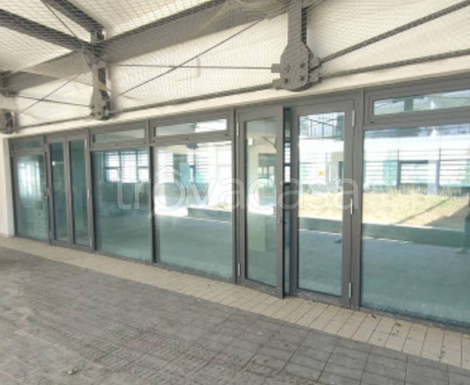 locale commerciale in vendita a Macerata