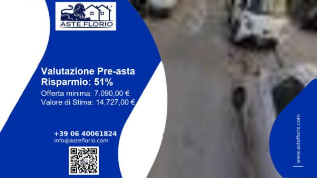 locale commerciale in vendita a Macerata