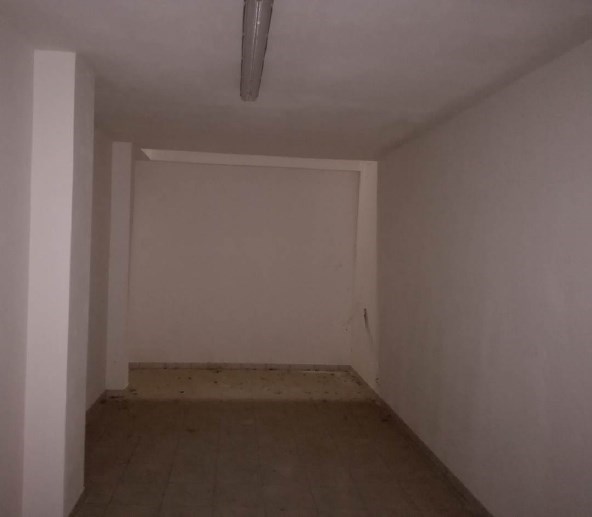 locale commerciale in vendita a Macerata