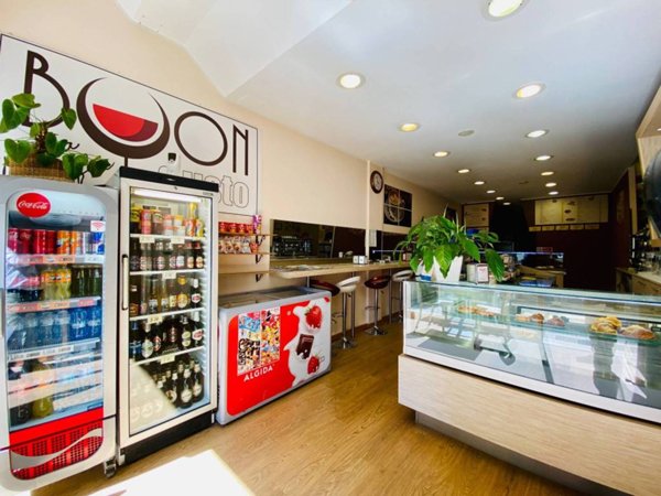 negozio in vendita a Macerata