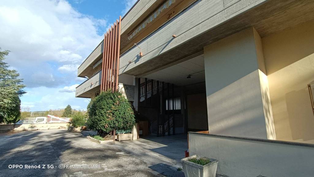 casa indipendente in vendita a Macerata in zona Villa Potenza