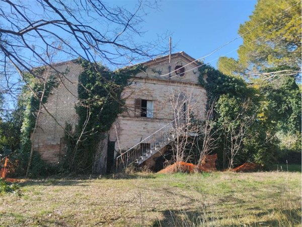 appartamento in vendita a Macerata in zona Piediripa