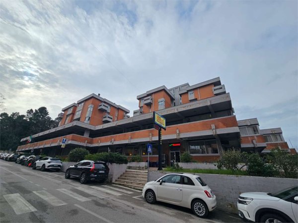 ufficio in vendita a Macerata