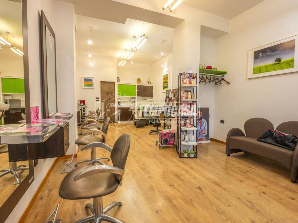 negozio in vendita a Macerata