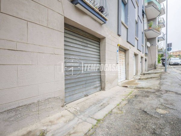 locale di sgombero in vendita a Macerata