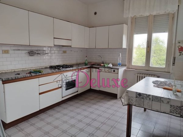 appartamento in vendita a Macerata in zona Sforzacosta