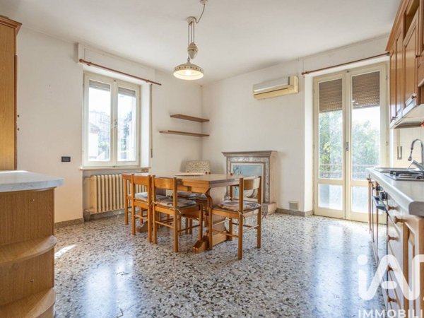casa indipendente in vendita a Macerata in zona Piediripa