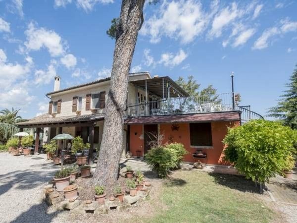 casa indipendente in vendita a Macerata in zona Cimarella
