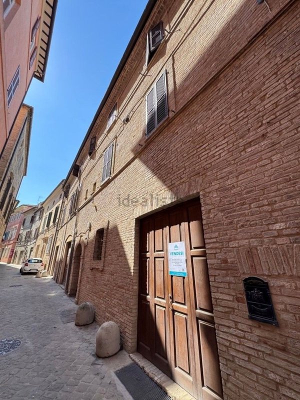casa indipendente in vendita a Macerata