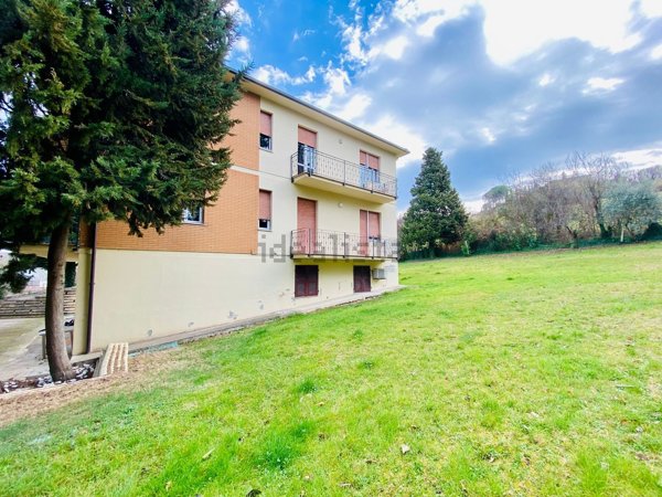 casa indipendente in vendita a Macerata in zona Villa Potenza