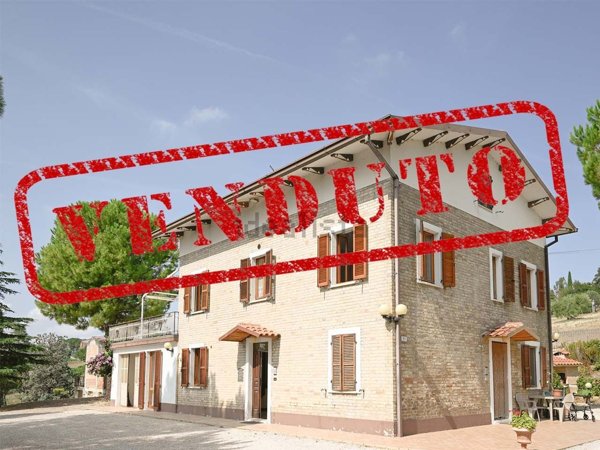 casa indipendente in vendita a Macerata in zona Sforzacosta