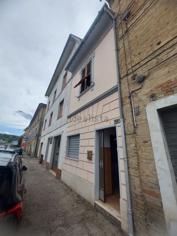 casa indipendente in vendita a Macerata in zona Villa Potenza
