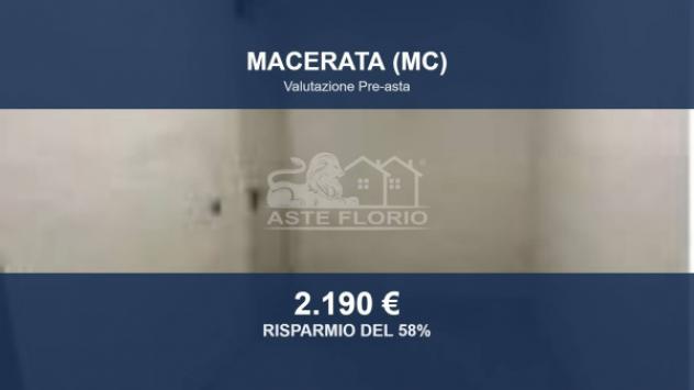 locale commerciale in vendita a Macerata