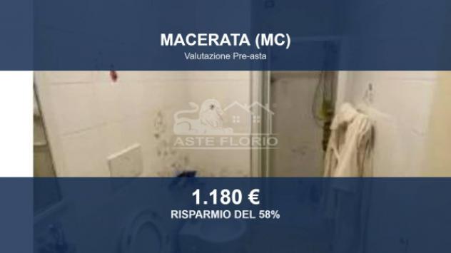 locale commerciale in vendita a Macerata