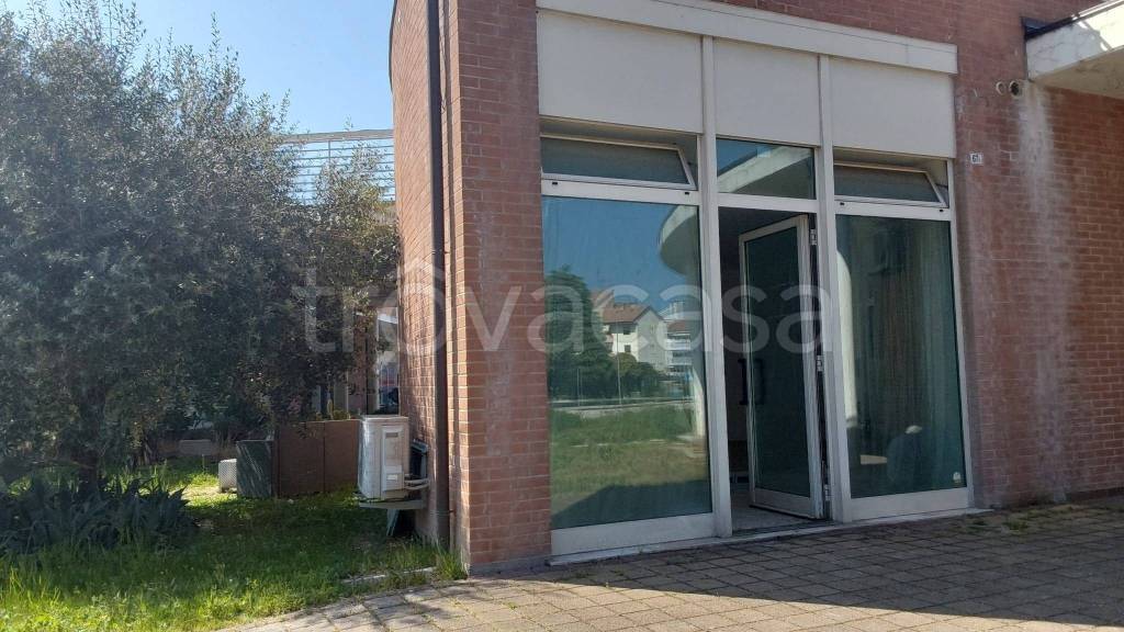 casa indipendente in vendita a Macerata in zona Villa Potenza