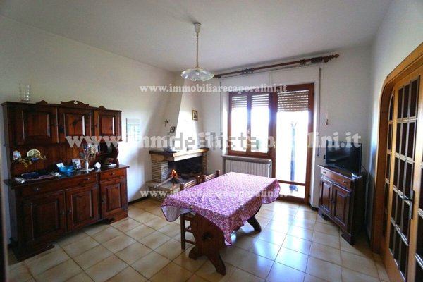 appartamento in vendita a Macerata in zona Cimarella