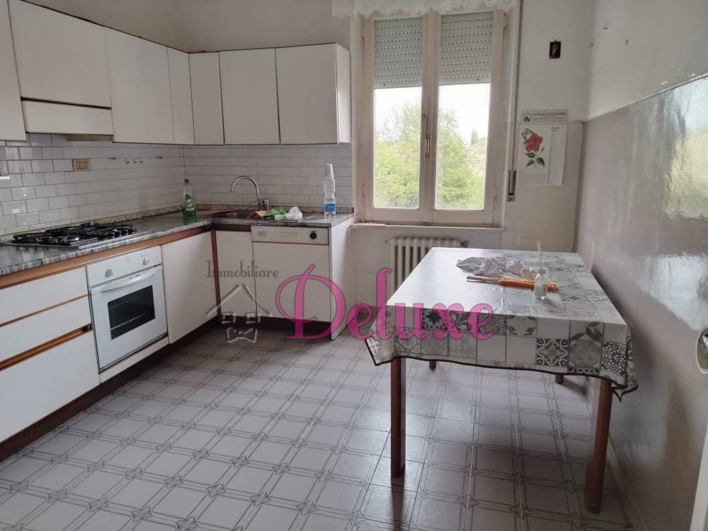 appartamento in vendita a Macerata in zona Sforzacosta
