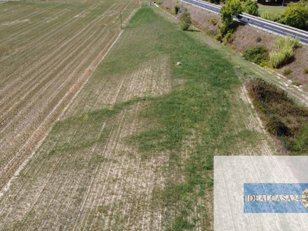 casa indipendente in vendita a Macerata in zona Villa Potenza