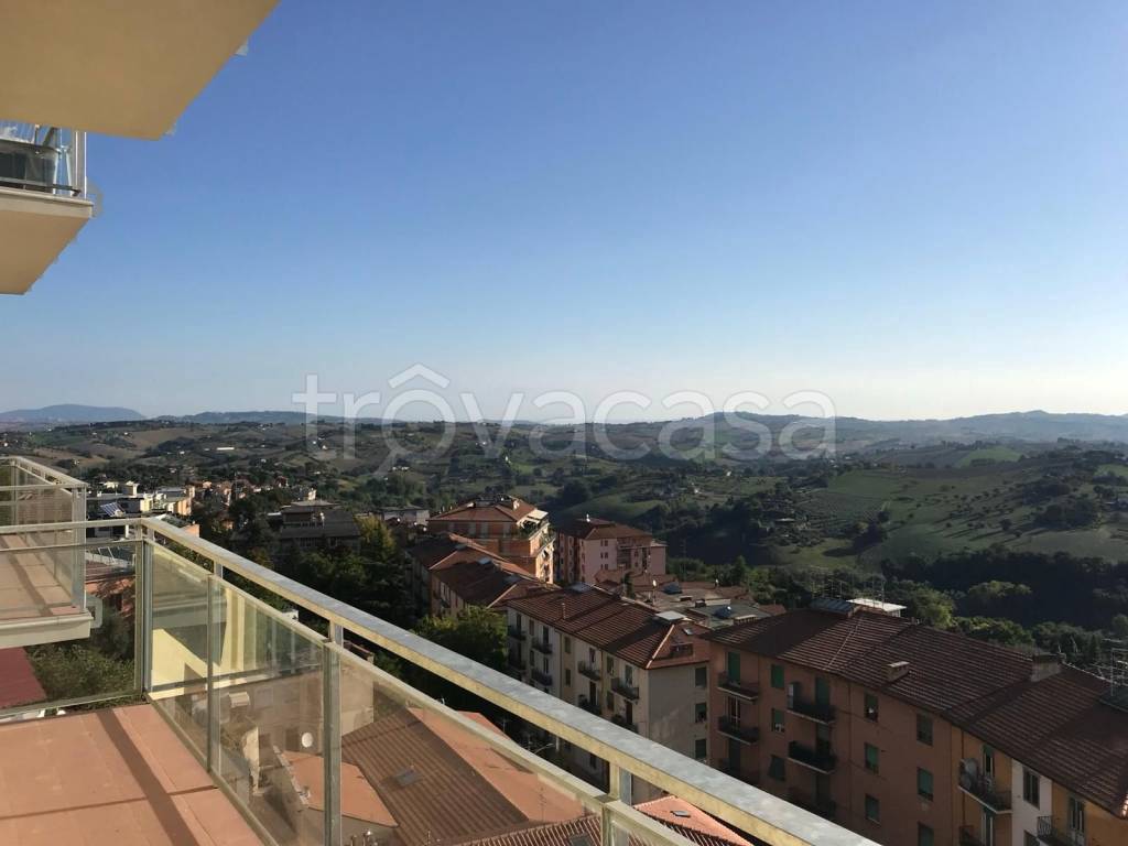appartamento in vendita a Macerata in zona Santo Stefano