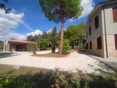 casa indipendente in vendita a Macerata in zona Cimarella