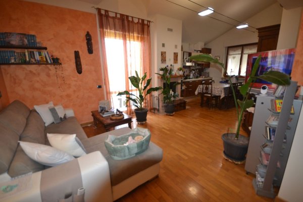 appartamento in vendita a Macerata in zona Sforzacosta