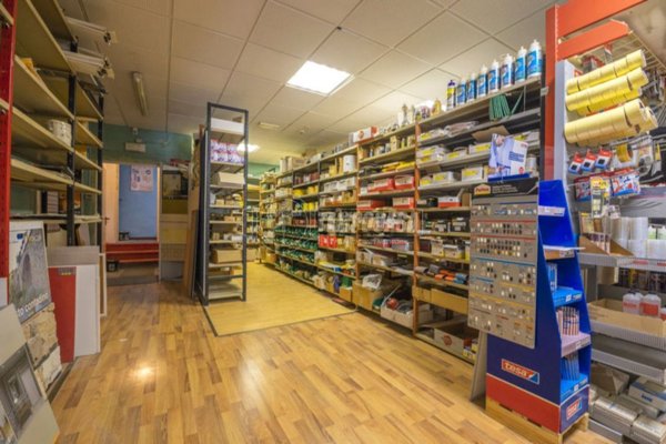locale di sgombero in vendita a Macerata in zona Santo Stefano