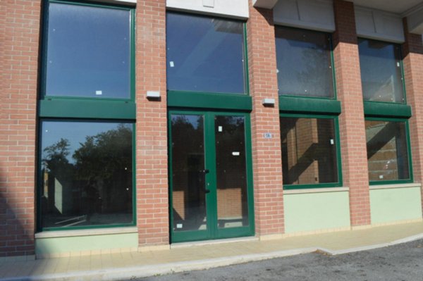 locale di sgombero in vendita a Macerata