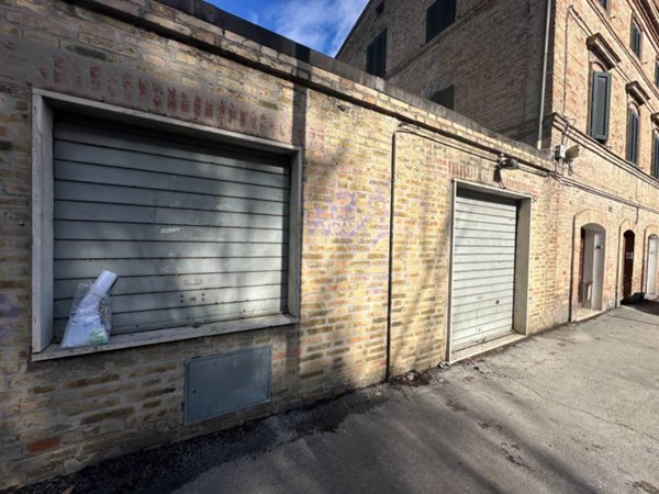 casa indipendente in vendita a Macerata in zona Santo Stefano