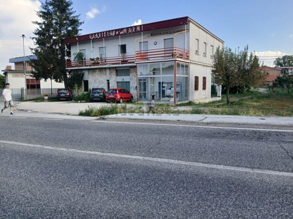 casa indipendente in vendita a Macerata in zona Piediripa