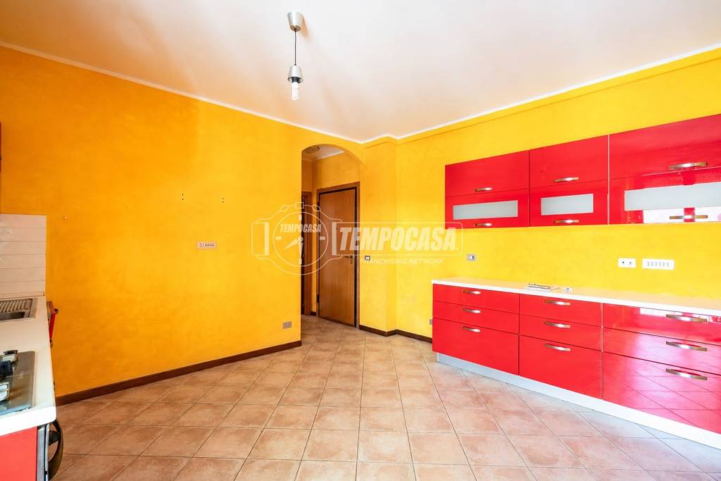 appartamento in vendita a Macerata in zona Piediripa