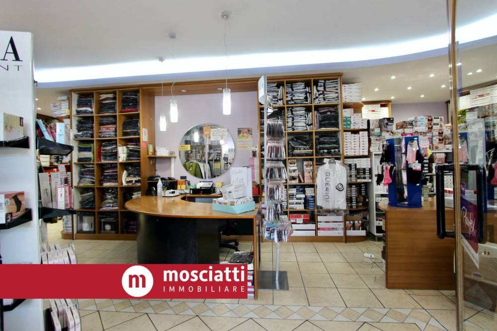 negozio in vendita a Matelica