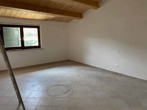 casa indipendente in vendita a Matelica