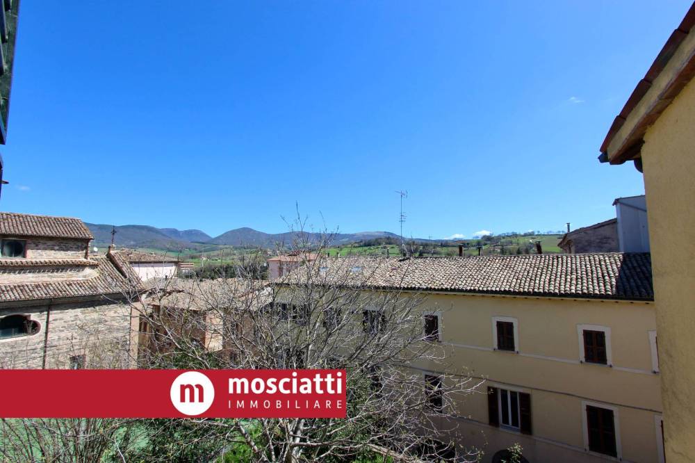 casa indipendente in vendita a Matelica