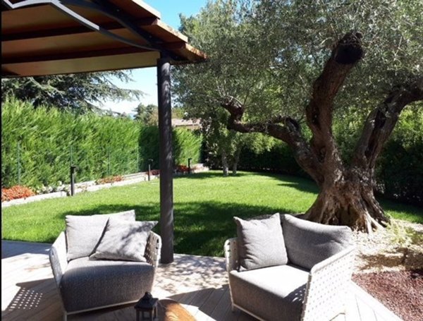 casa indipendente in vendita a Matelica