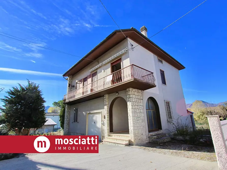 casa indipendente in vendita a Matelica