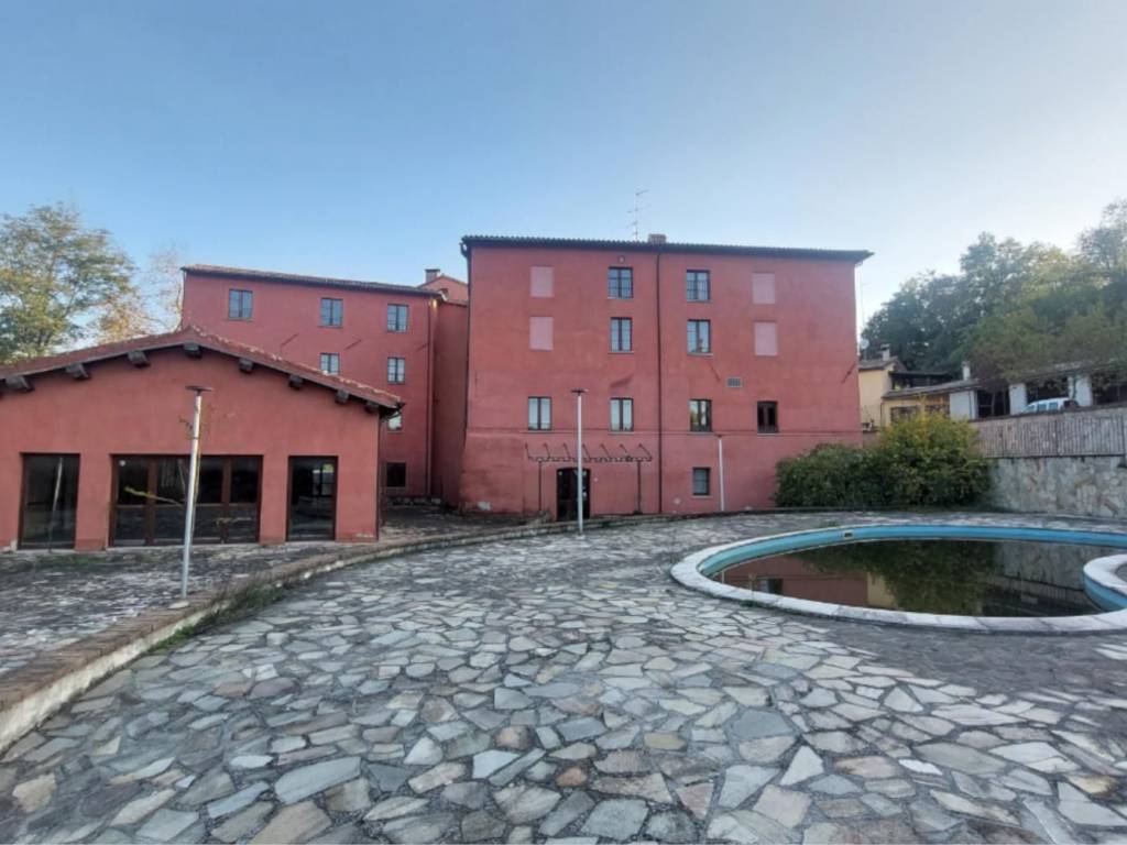 intera palazzina in vendita a Matelica