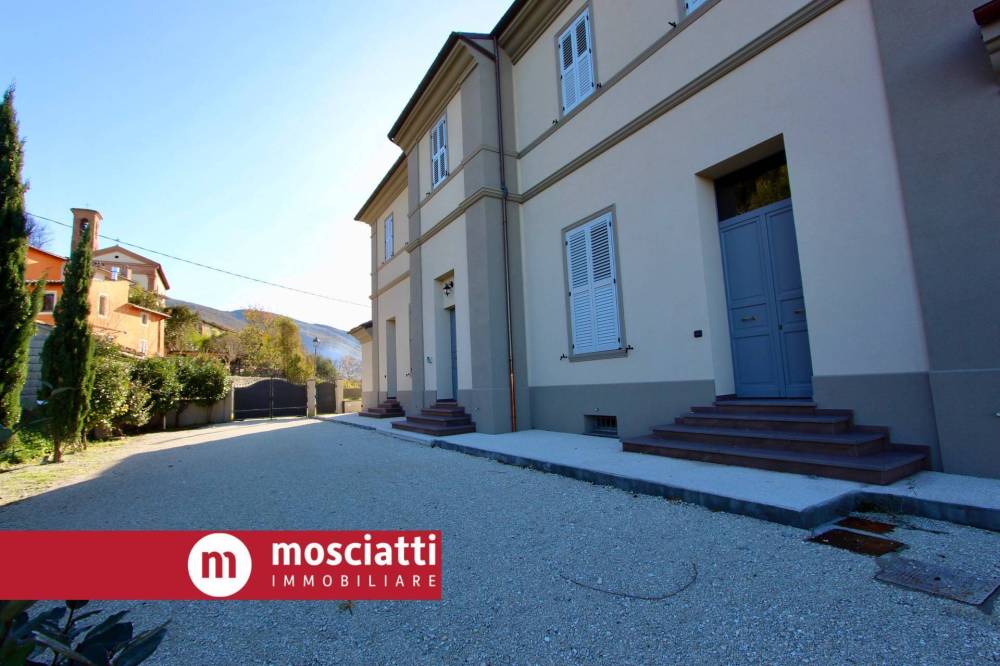 casa semindipendente in vendita a Matelica in zona Colferraio