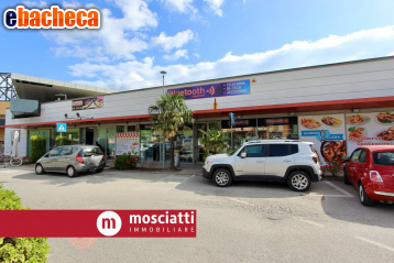 locale commerciale in vendita a Matelica