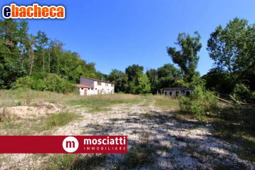 locale commerciale in vendita a Matelica in zona Mistriano
