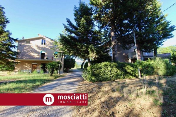 casa indipendente in vendita a Matelica