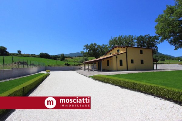 casa indipendente in vendita a Matelica in zona Terricoli