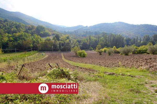 locale di sgombero in vendita a Matelica in zona Braccano