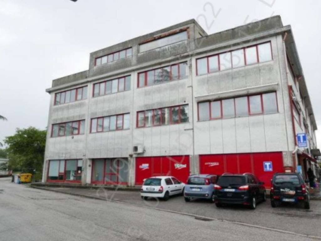 ufficio in vendita a Matelica