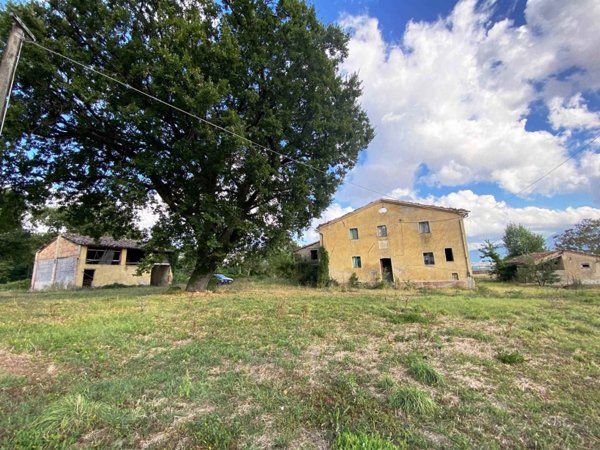 appartamento in vendita a Matelica in zona Mistriano