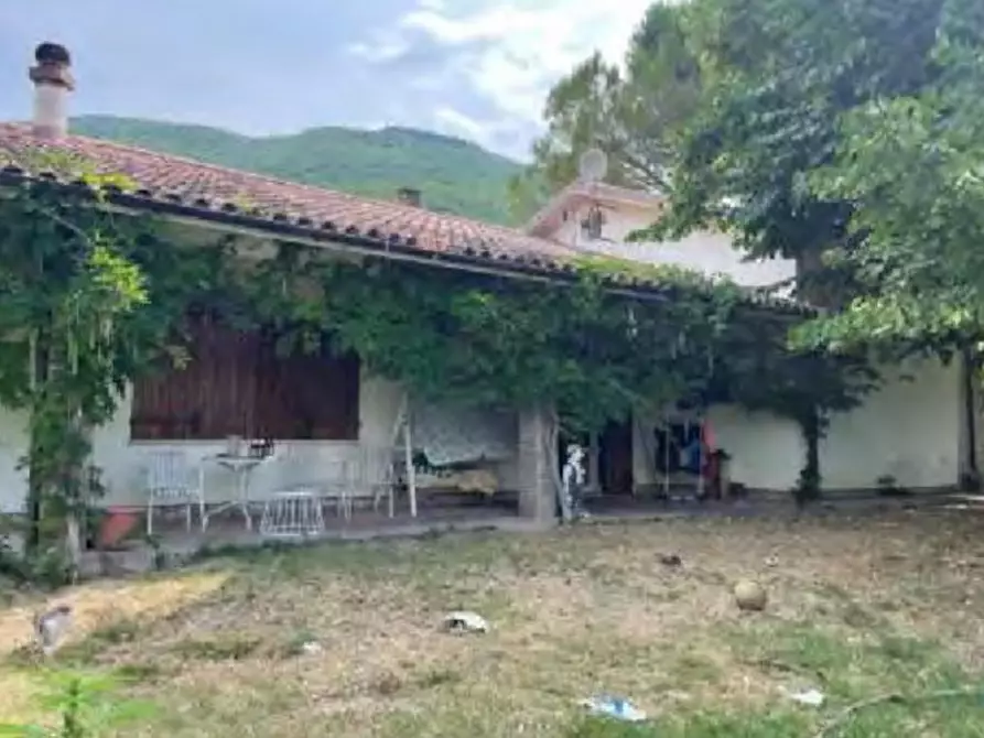 casa indipendente in vendita a Matelica in zona Valbona