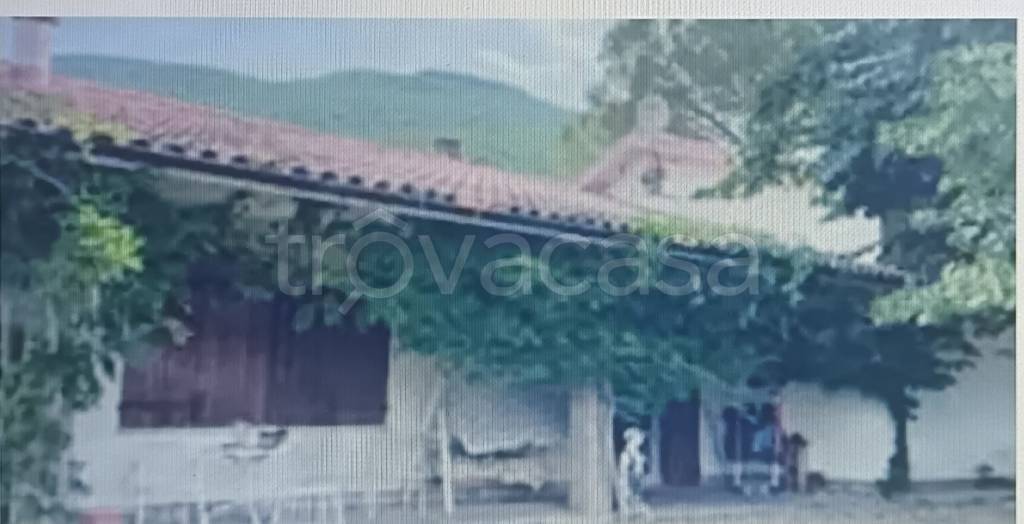 casa indipendente in vendita a Matelica in zona Valbona