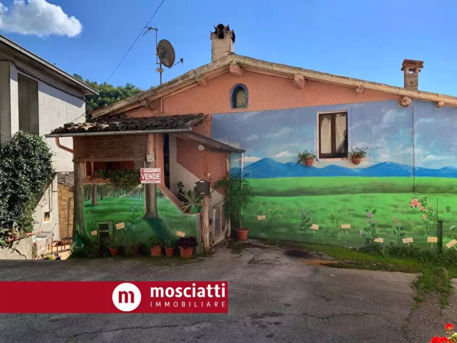 casa indipendente in vendita a Matelica in zona Braccano